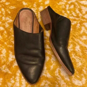 Madewell black leather slide mules seven